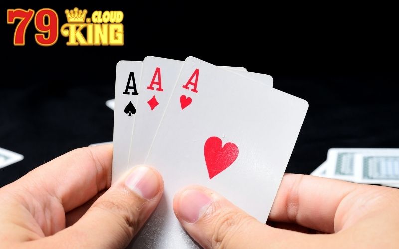3 con Át Trong Bài Cào Có Ý Nghĩa Gì? - Cẩm Nang Cá Cược 7 Việc sử dụng 3 con Át đòi hỏi sự nghiên cứu và chờ đợi thời cơ thích hợp
